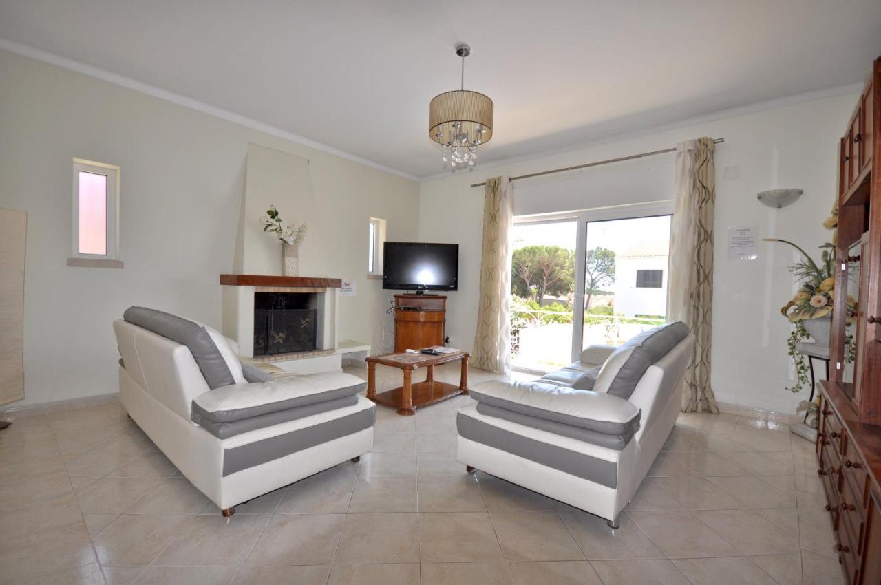 Well-Appointed Villa Is Situated In The Popular Resort Of Vilamoura Куартейра Екстериор снимка