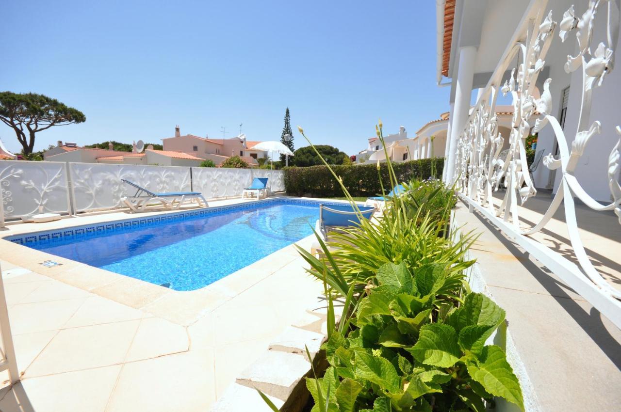 Well-Appointed Villa Is Situated In The Popular Resort Of Vilamoura Куартейра Екстериор снимка