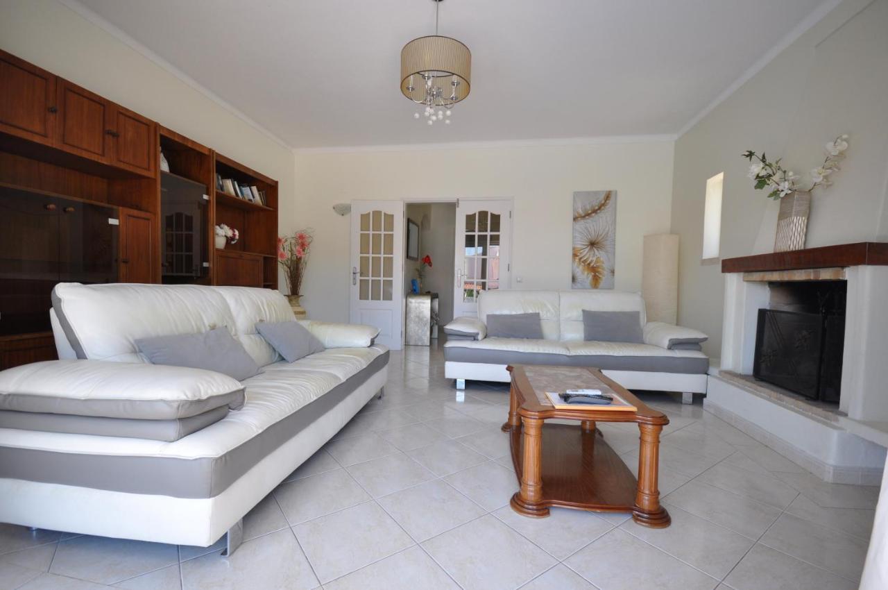 Well-Appointed Villa Is Situated In The Popular Resort Of Vilamoura Куартейра Екстериор снимка