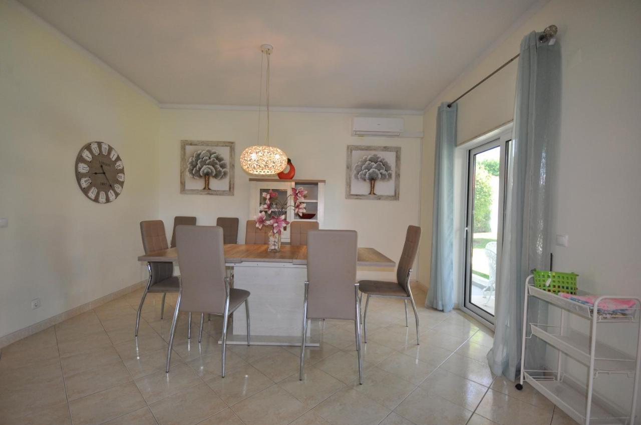 Well-Appointed Villa Is Situated In The Popular Resort Of Vilamoura Куартейра Екстериор снимка