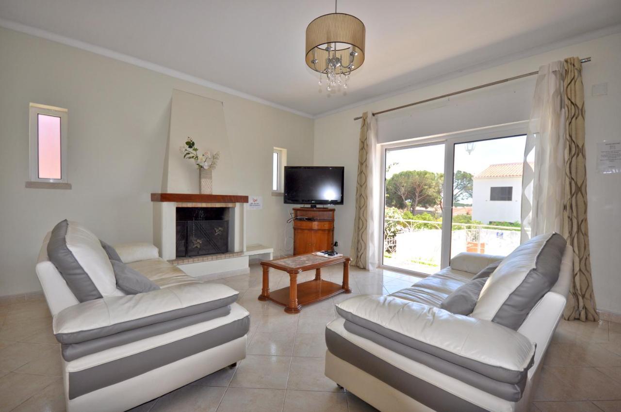 Well-Appointed Villa Is Situated In The Popular Resort Of Vilamoura Куартейра Екстериор снимка