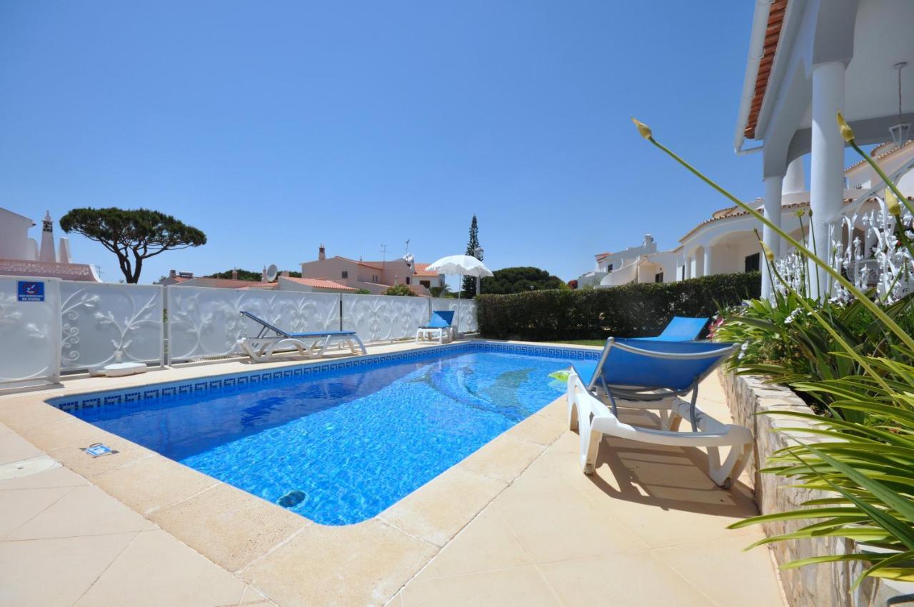 Well-Appointed Villa Is Situated In The Popular Resort Of Vilamoura Куартейра Екстериор снимка