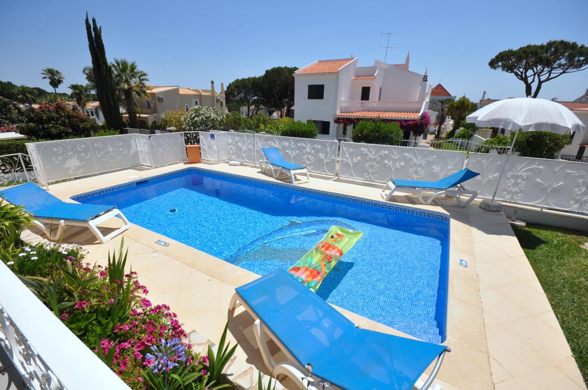 Well-Appointed Villa Is Situated In The Popular Resort Of Vilamoura Куартейра Екстериор снимка